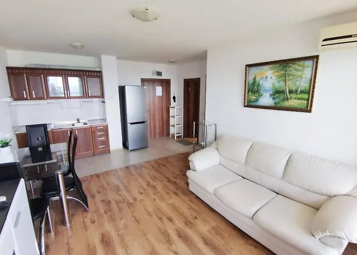 Milana-2 Sea View ביאלה