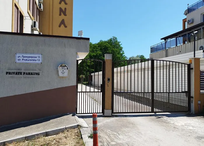 Milana-2 Sea View ביאלה