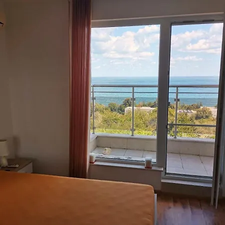 Milana-2 Sea View Apartmán